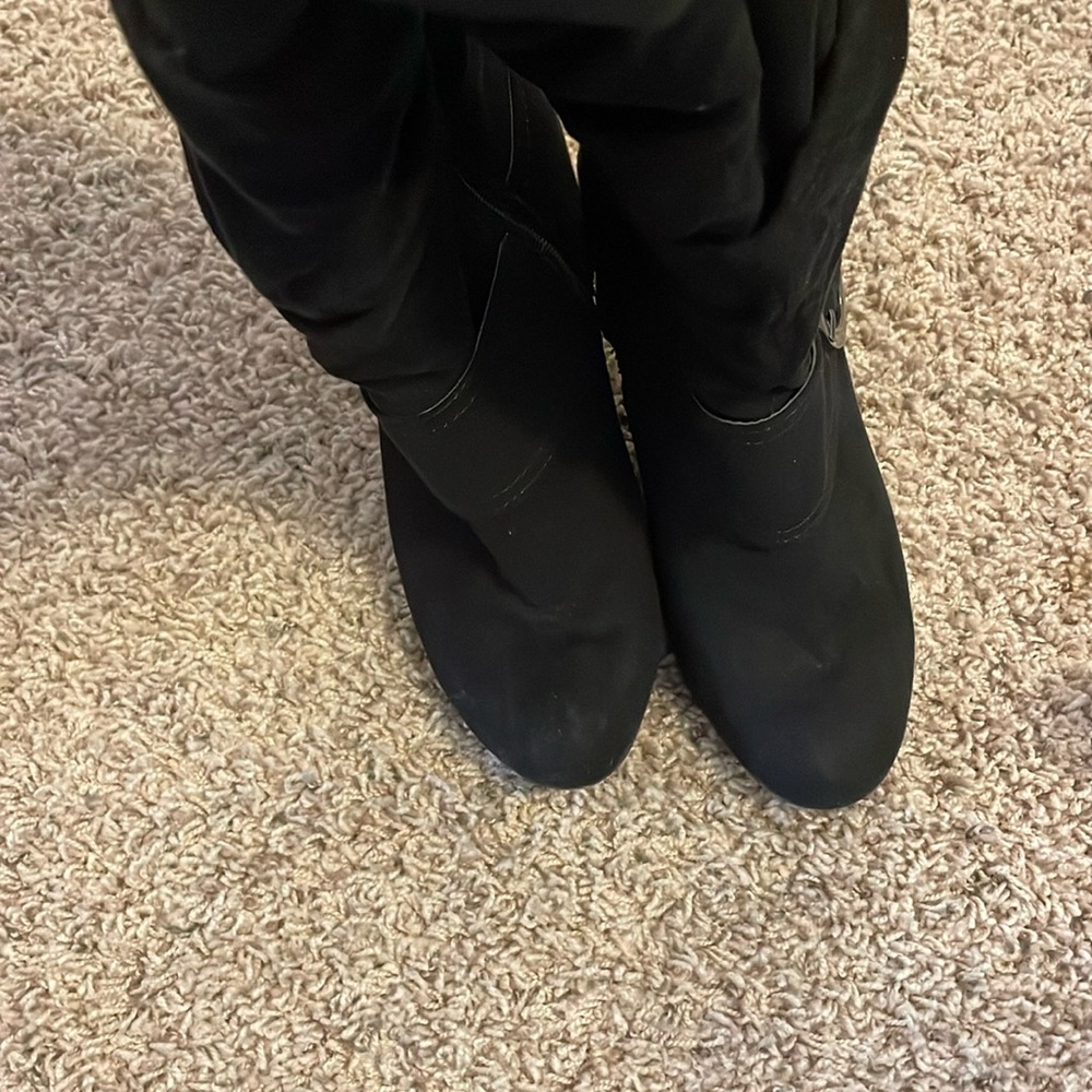 Black Boots - Picture 3 of 4
